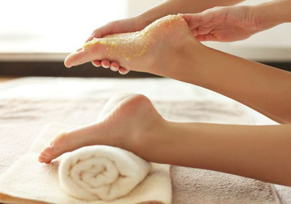 Foot Scrub & Foot Massage