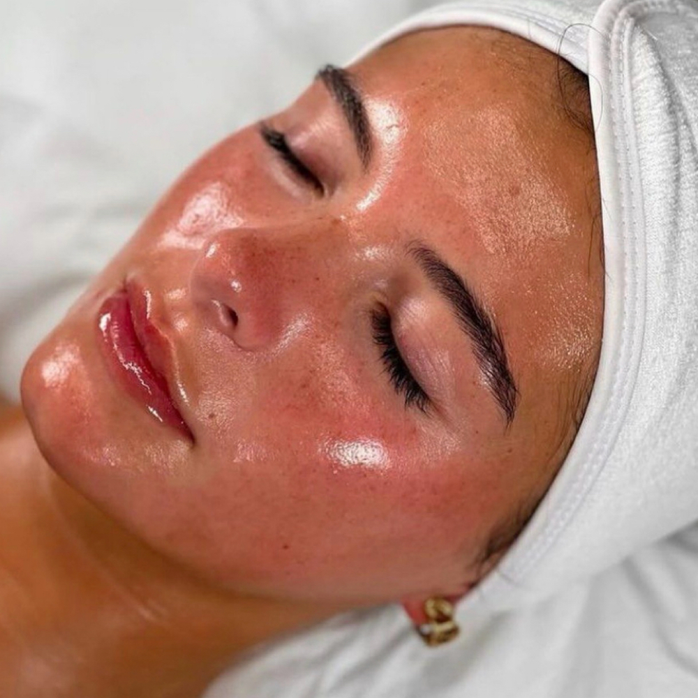 Glo Brightening Peel at Glo by Vero in Pacific, MO