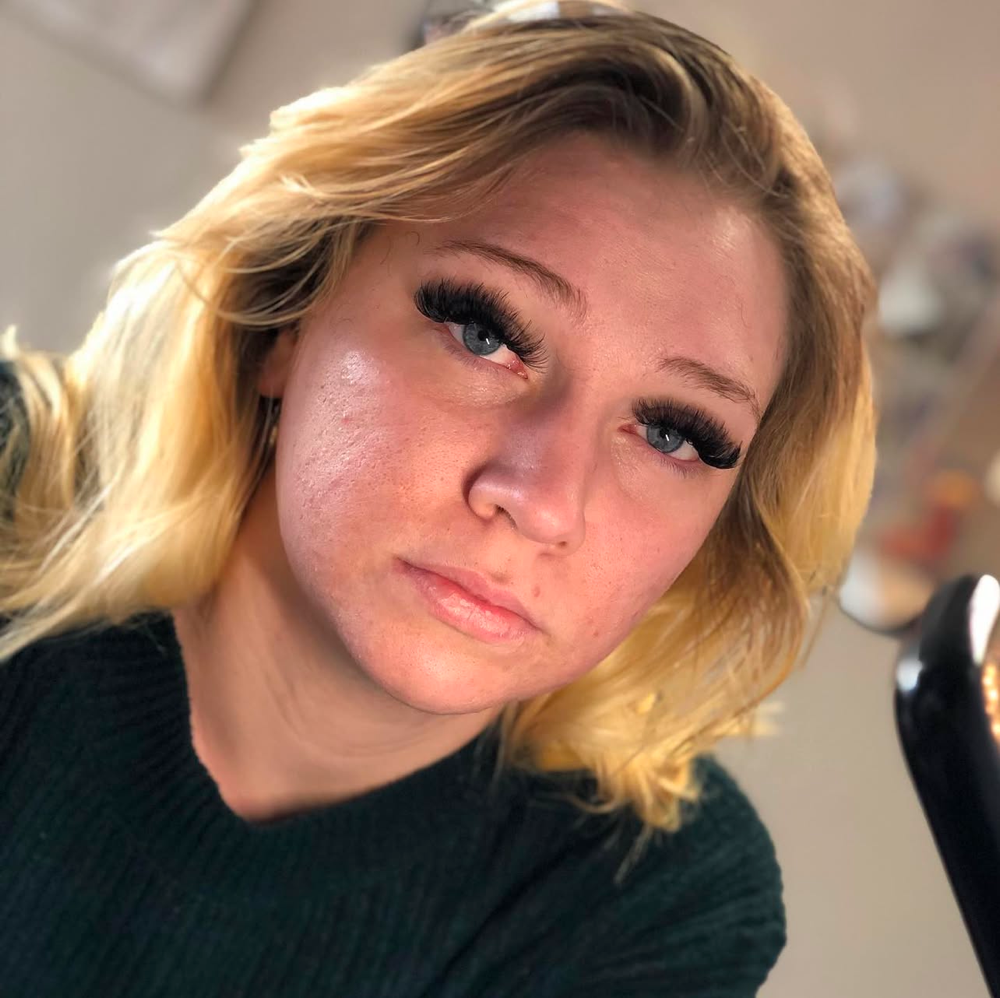 Volume Hybrid Eyelash Extensions