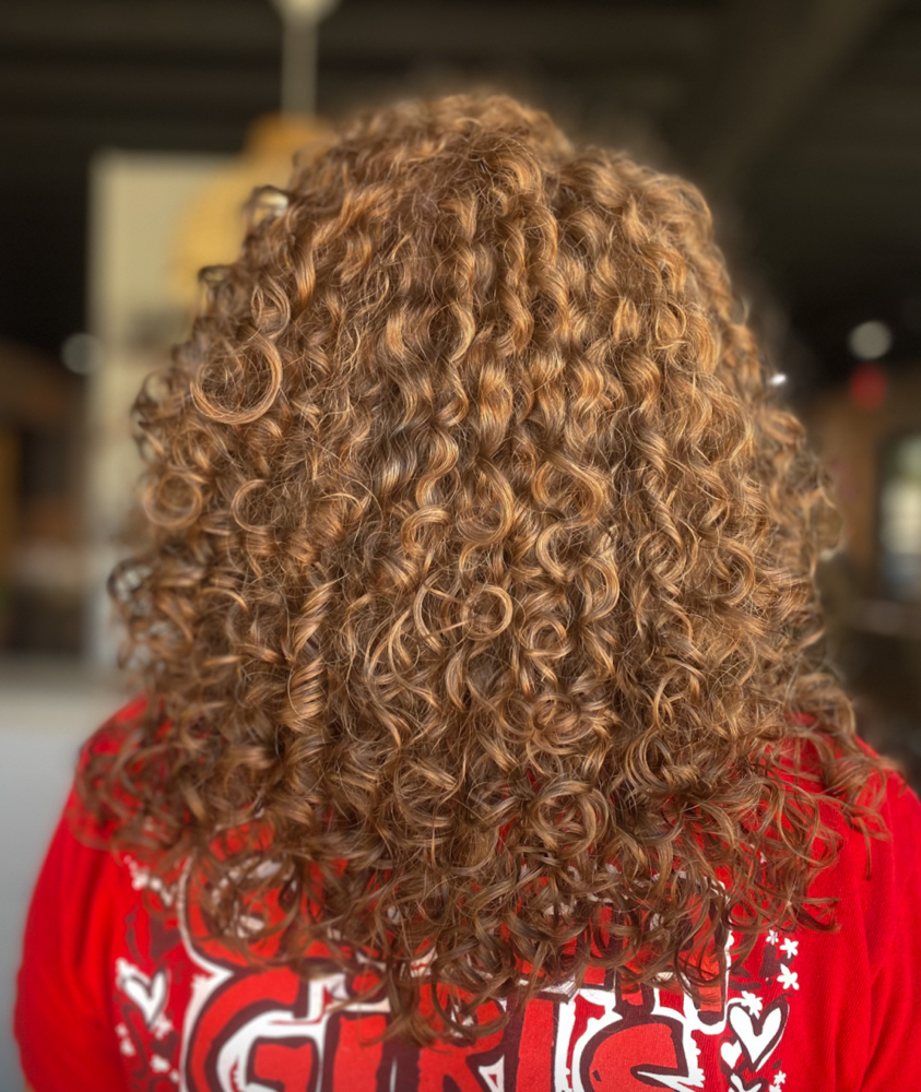 Root Retouch at Hairbykendrajuliette in Reunion Fl, FL