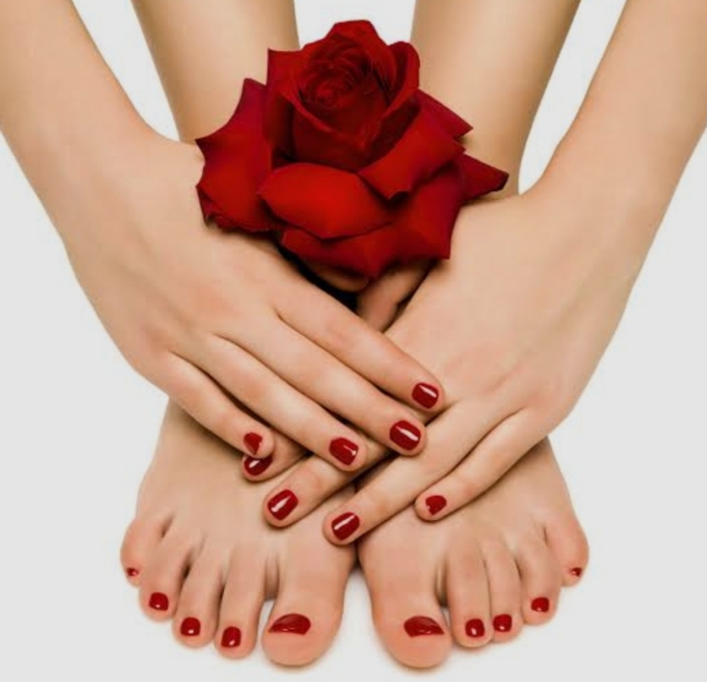 Basic Mani & Pedi
