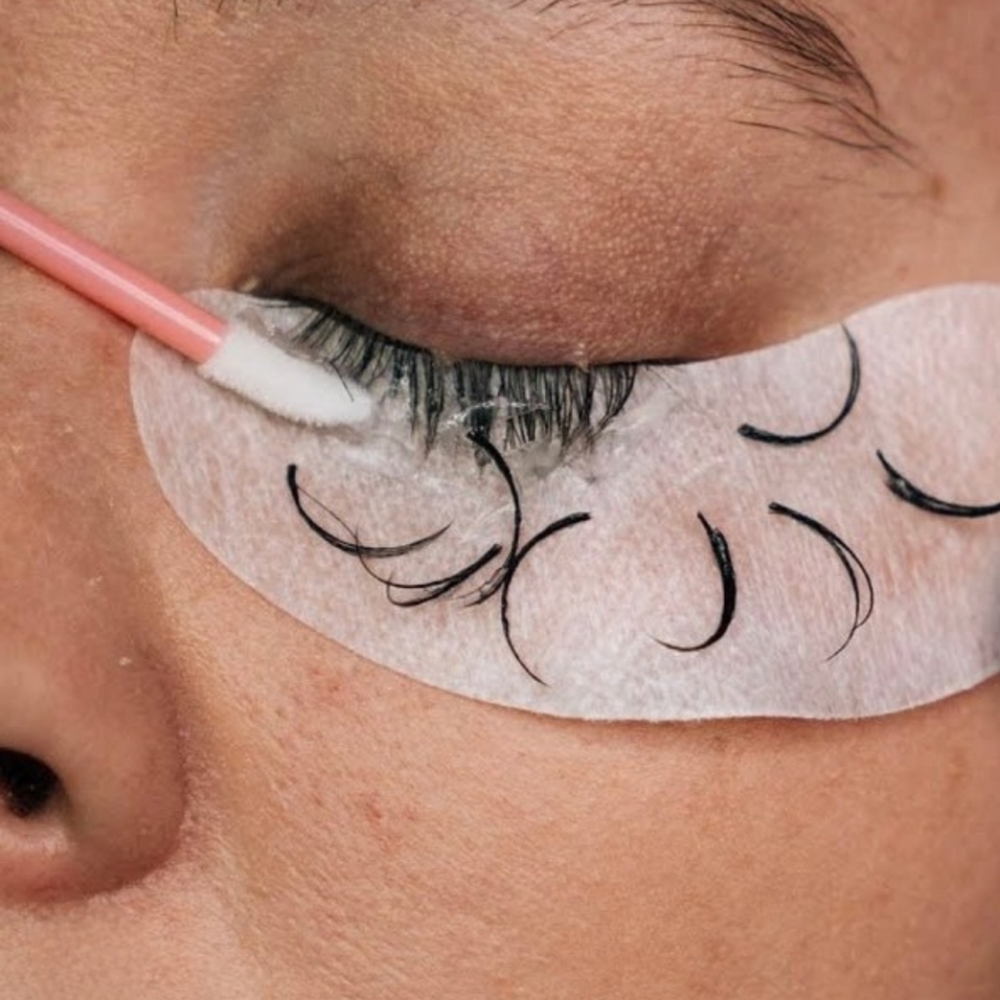 Lash Extention Removel