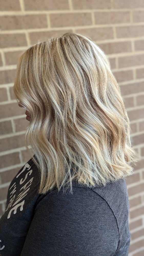 Woman's Medium Haircut