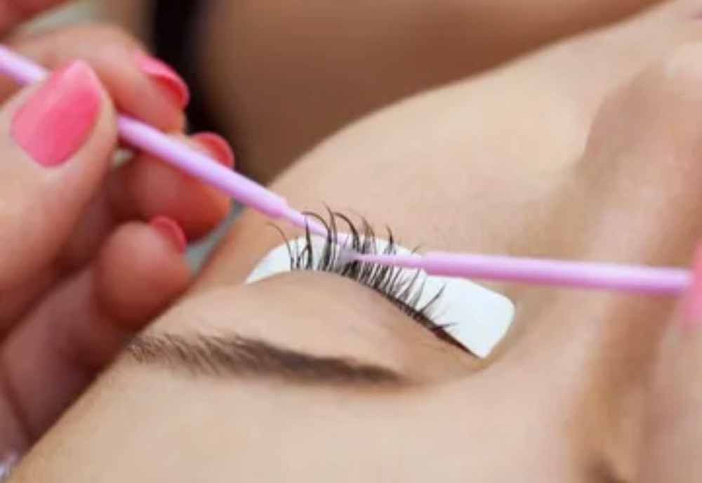 Lash Removal