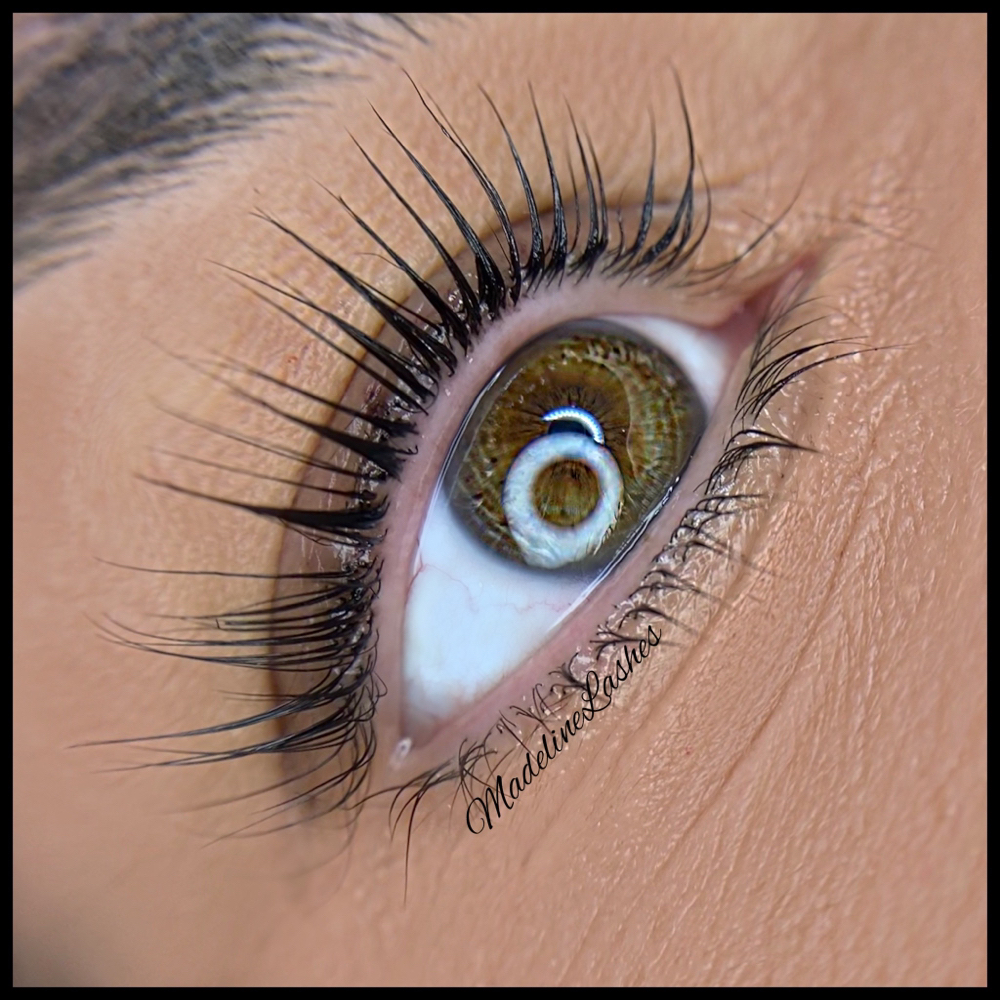 Lash Lifting And Tinting