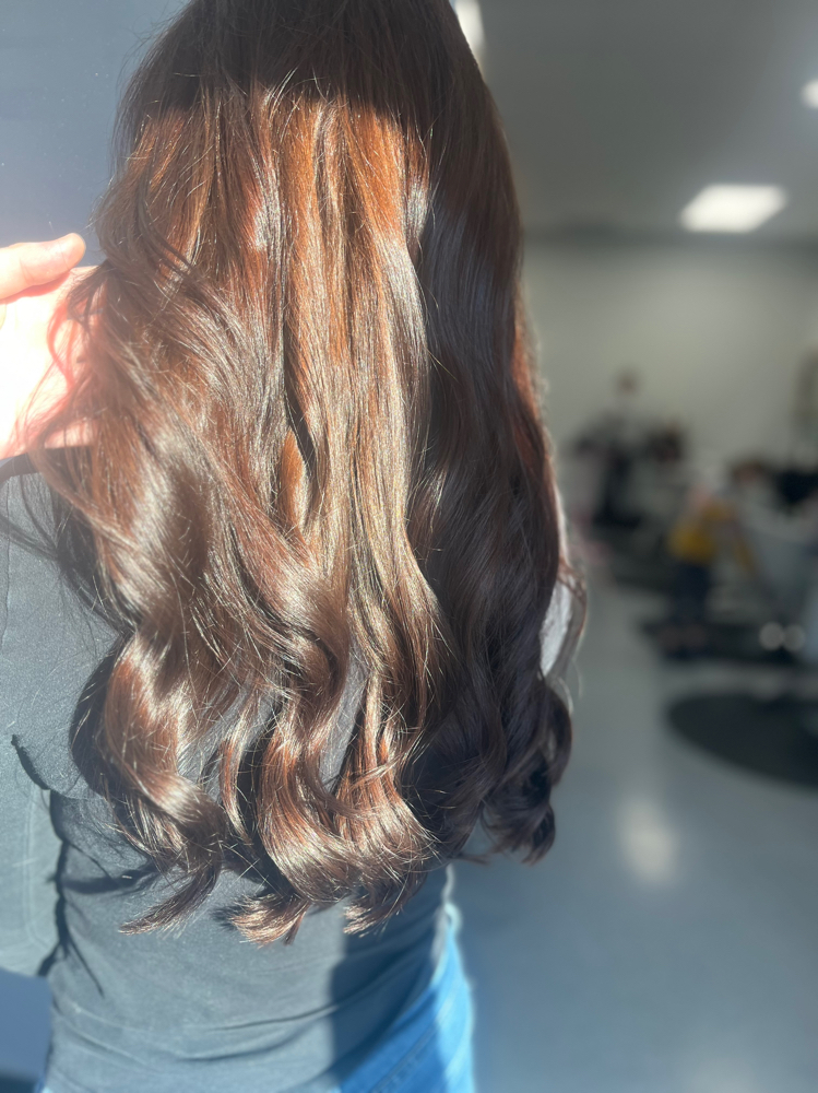 Women’s Shampoo & Style