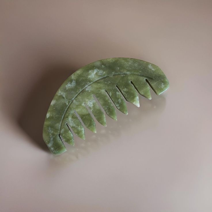 Jade Comb Massage