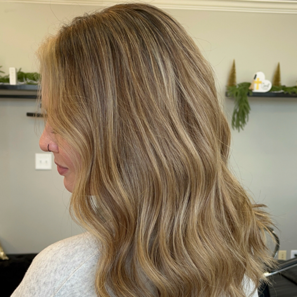 Shampoo+ Style at Hairbymakenzierae_ in Smithville, TN