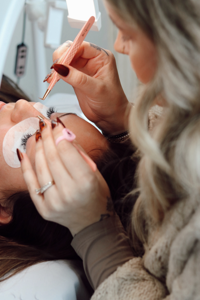 Lash Fill In