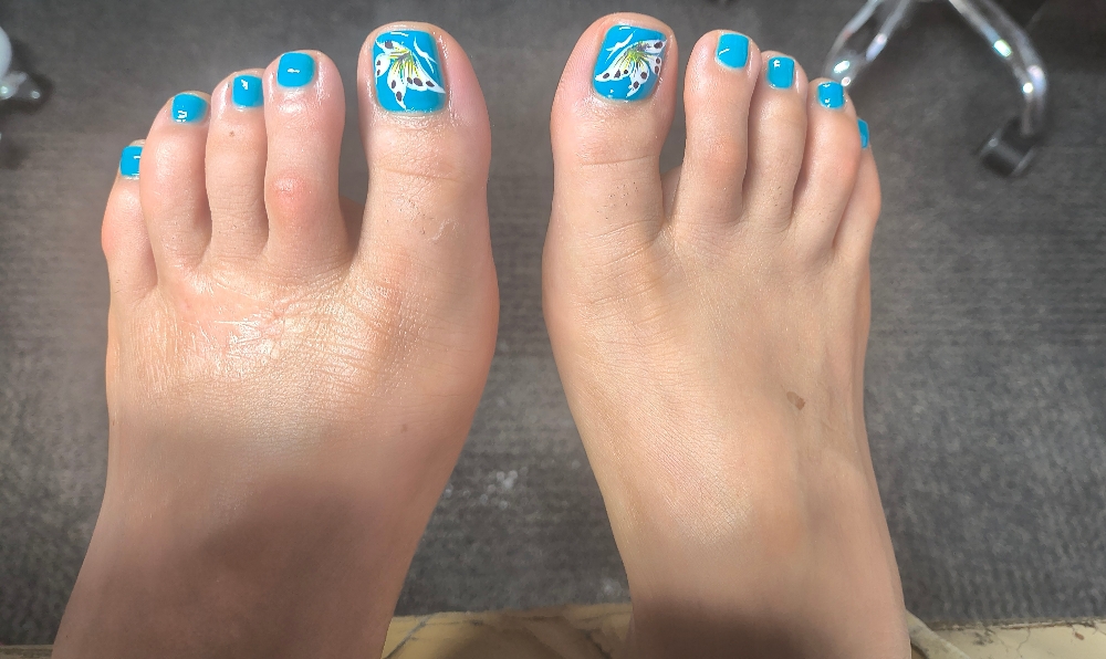Gel Pedicure With Removal
