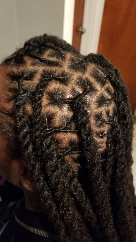 LOC RE TWIST at ManelyBe.B in Chicago, IL