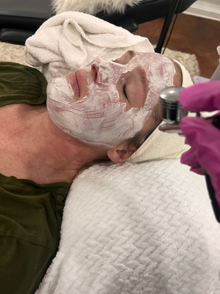 Hydro Facial & Dermaplane