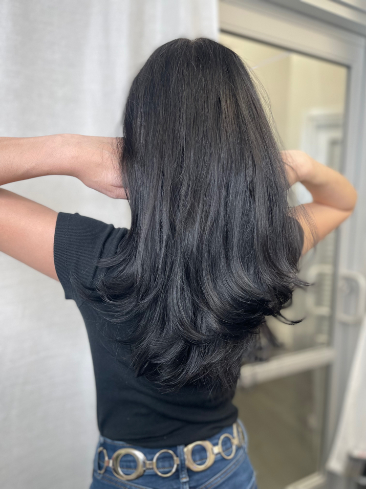 Long Women’s Haircut With Blowout