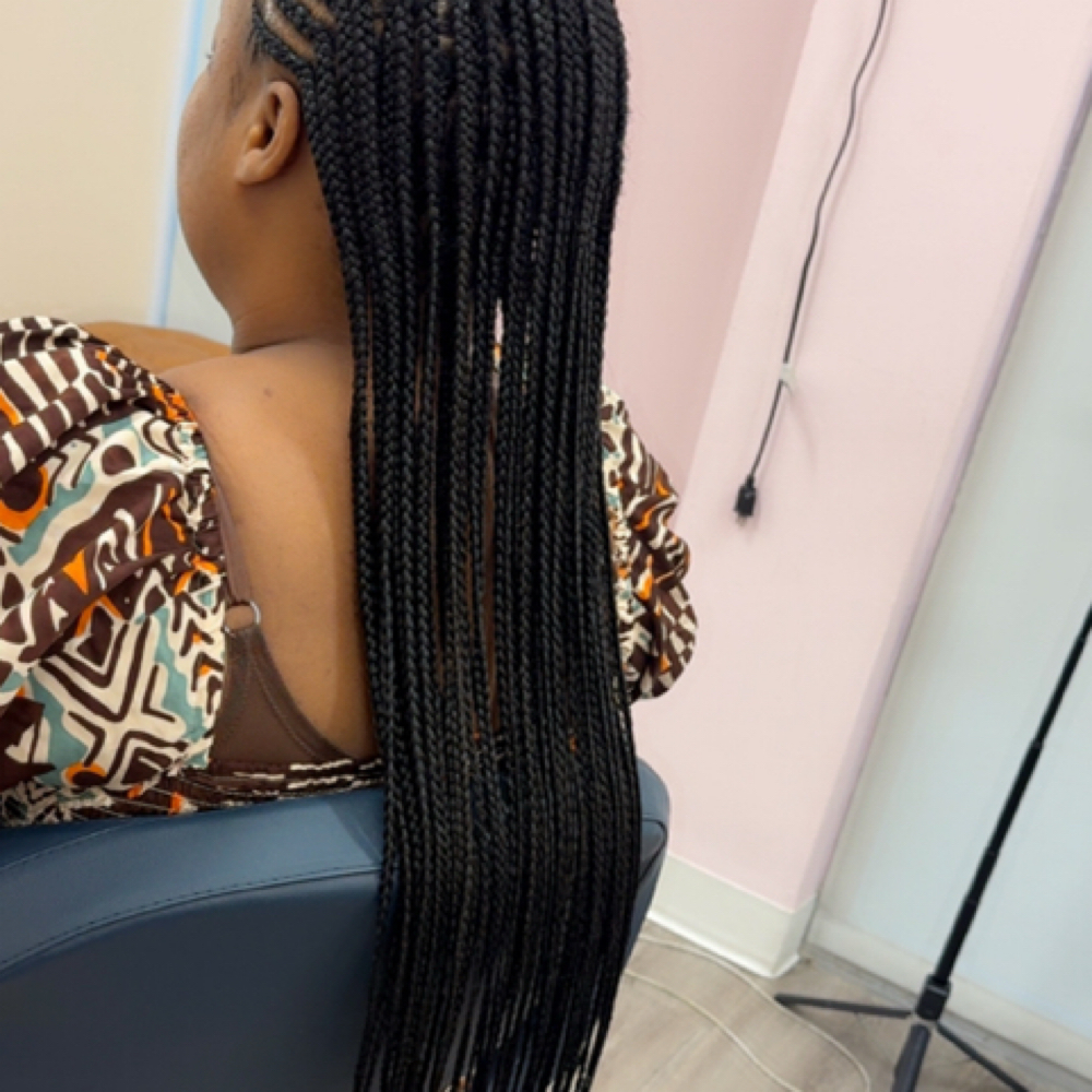 Knotless Lemonade Braids at Luxe braids & beauty LLC in Dallas, TX