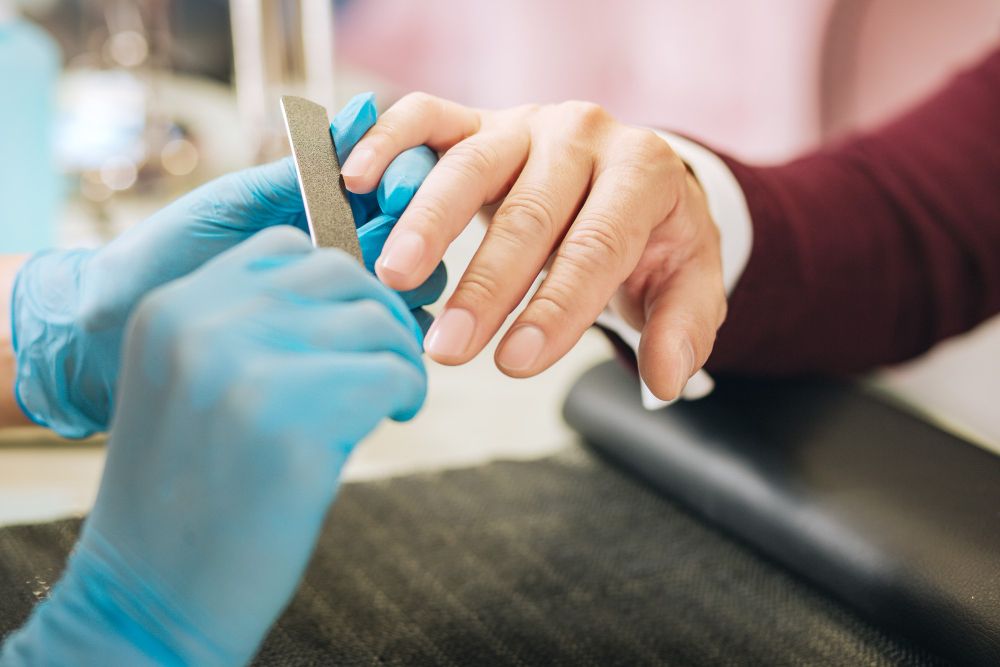 THE KING'S CLASSIC MANICURE