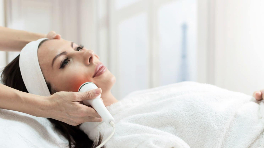 Lifting Facial Treatment