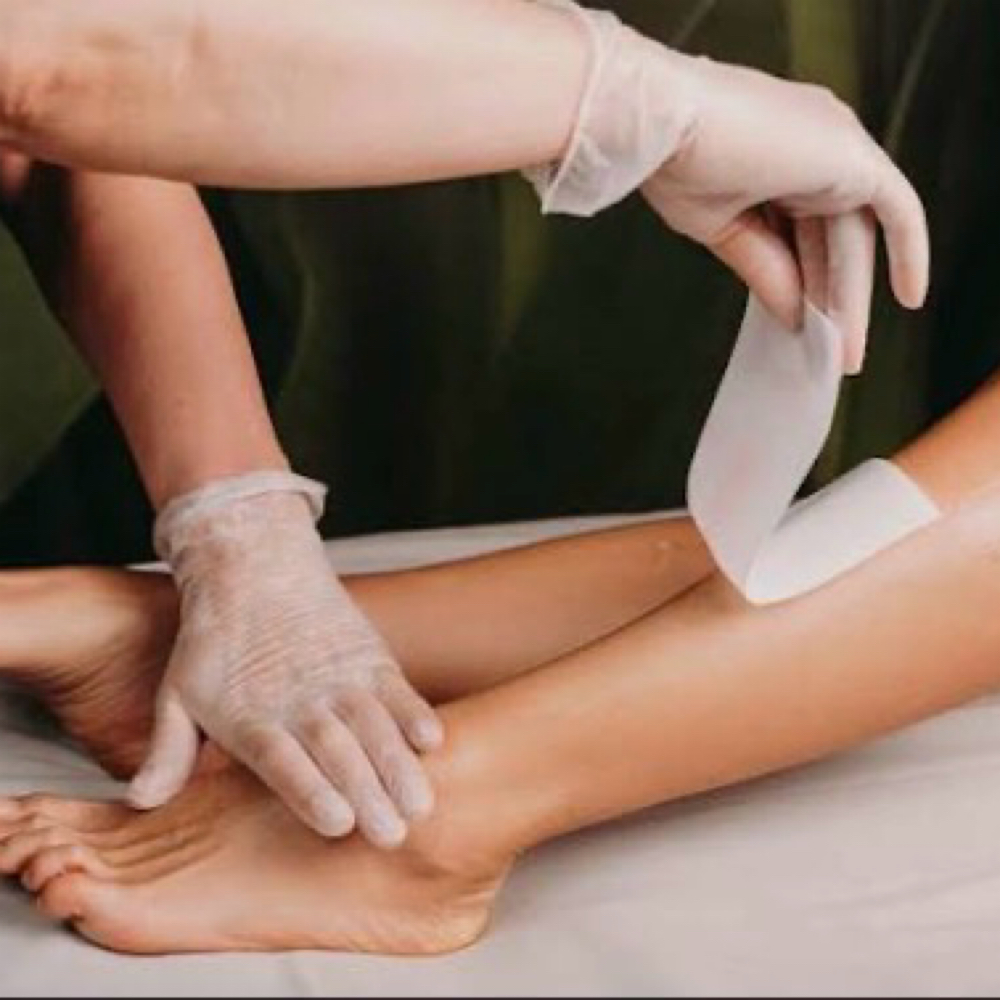 Full Leg Wax at Elevate Beauty Lounge in Davenport, IA