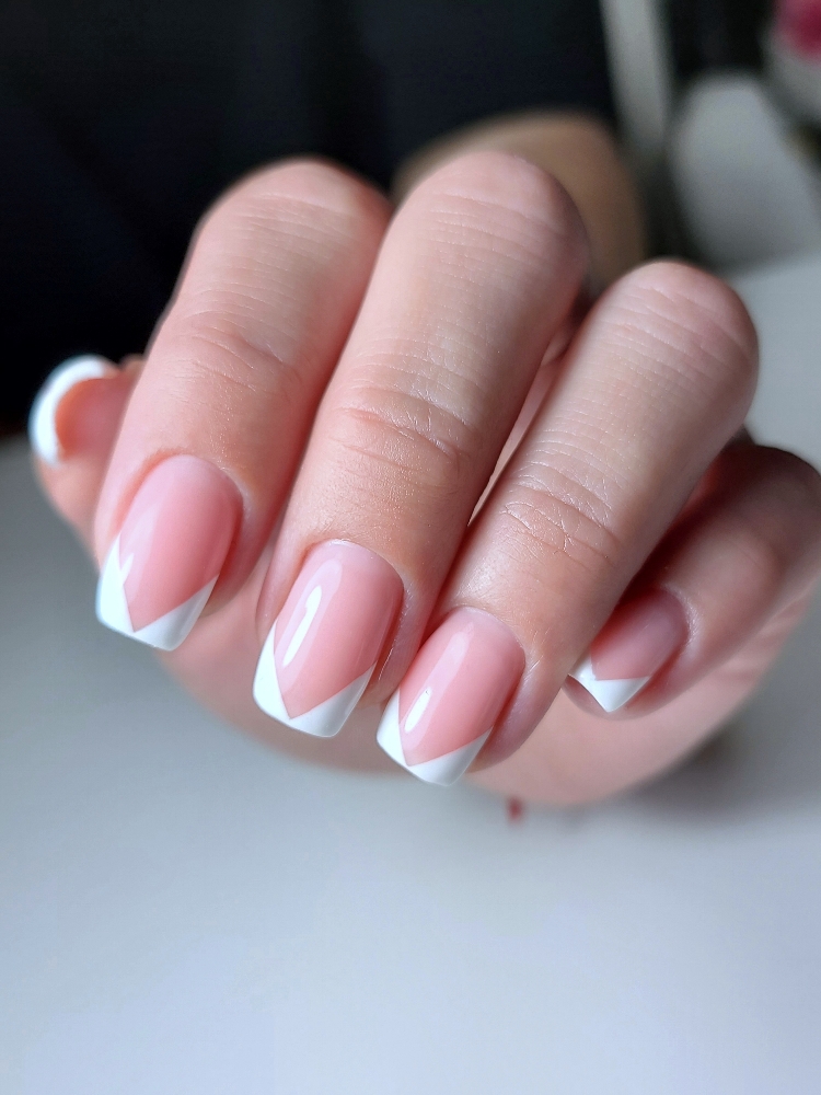 FRENCH (design)