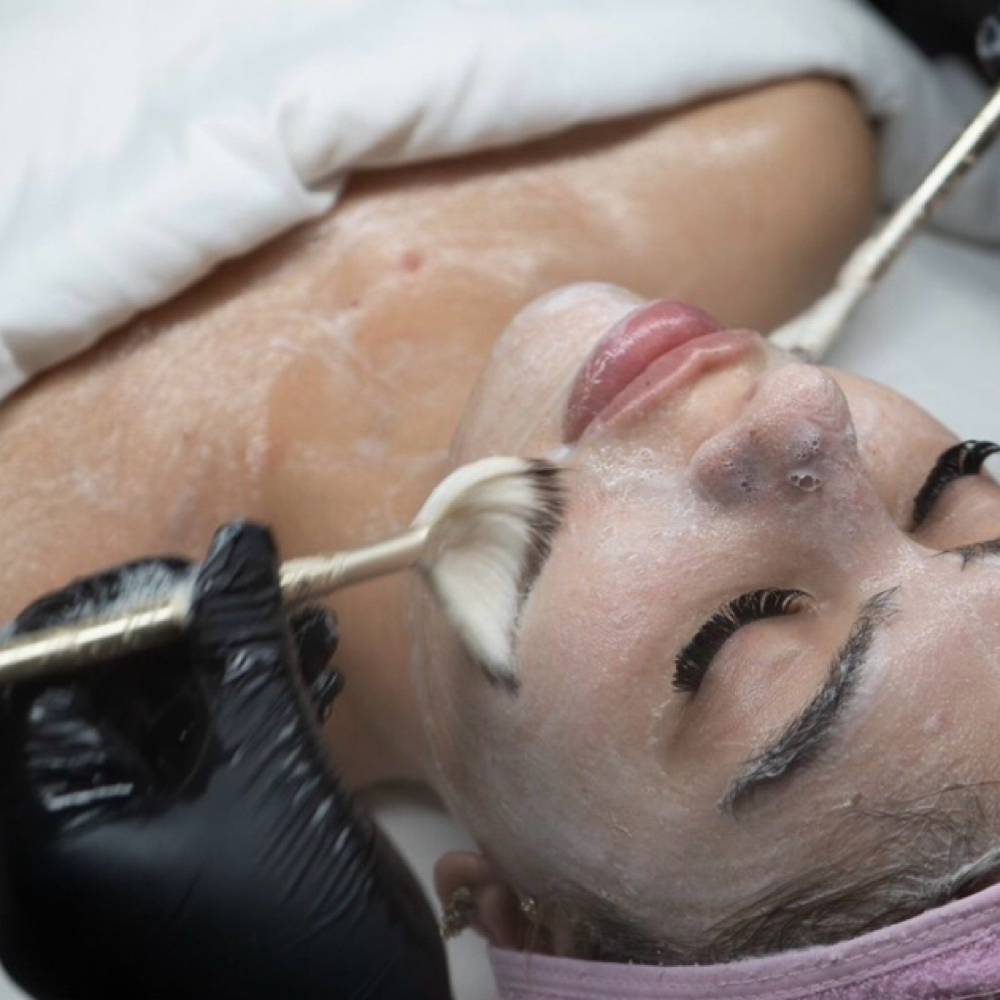 60 Minute Customized Facial at G Beauty Bar in Chesterfield, MI