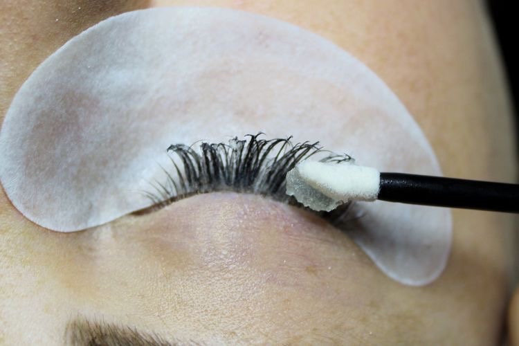 Lashes Removal
