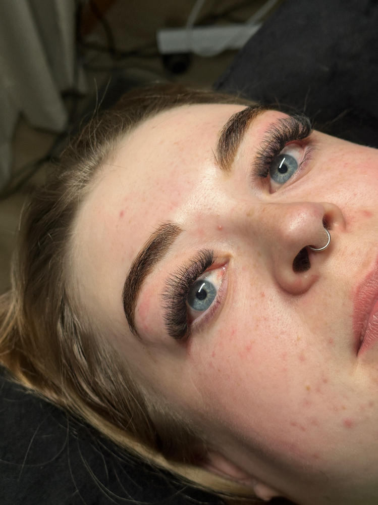 Mega volume lashes