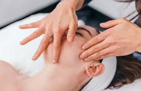 🌸 Lymphatic Lift & Glow Facial