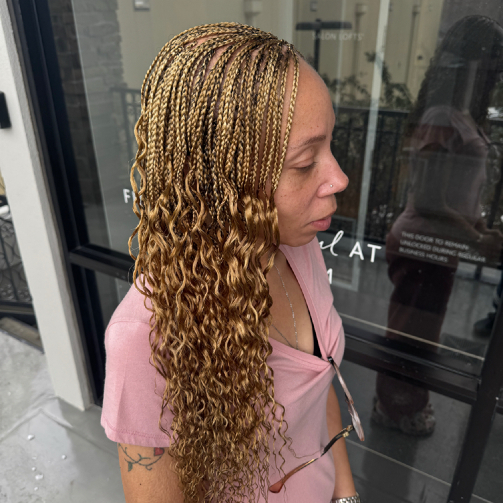 Free Style With Expression Hair at Fifi in Houston, TX