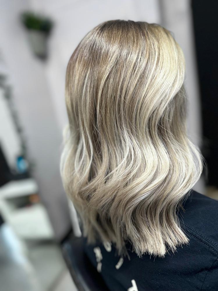 Haircut, Shampoo & Style