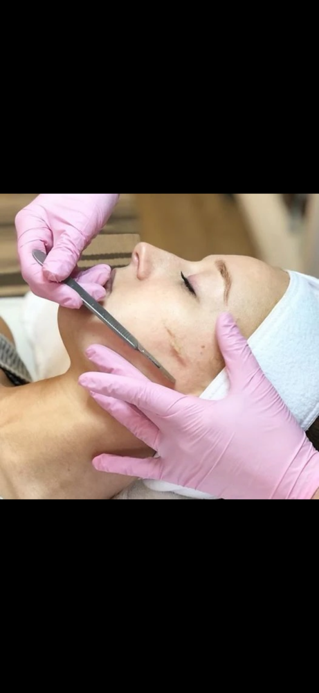 Dermaplane Facial