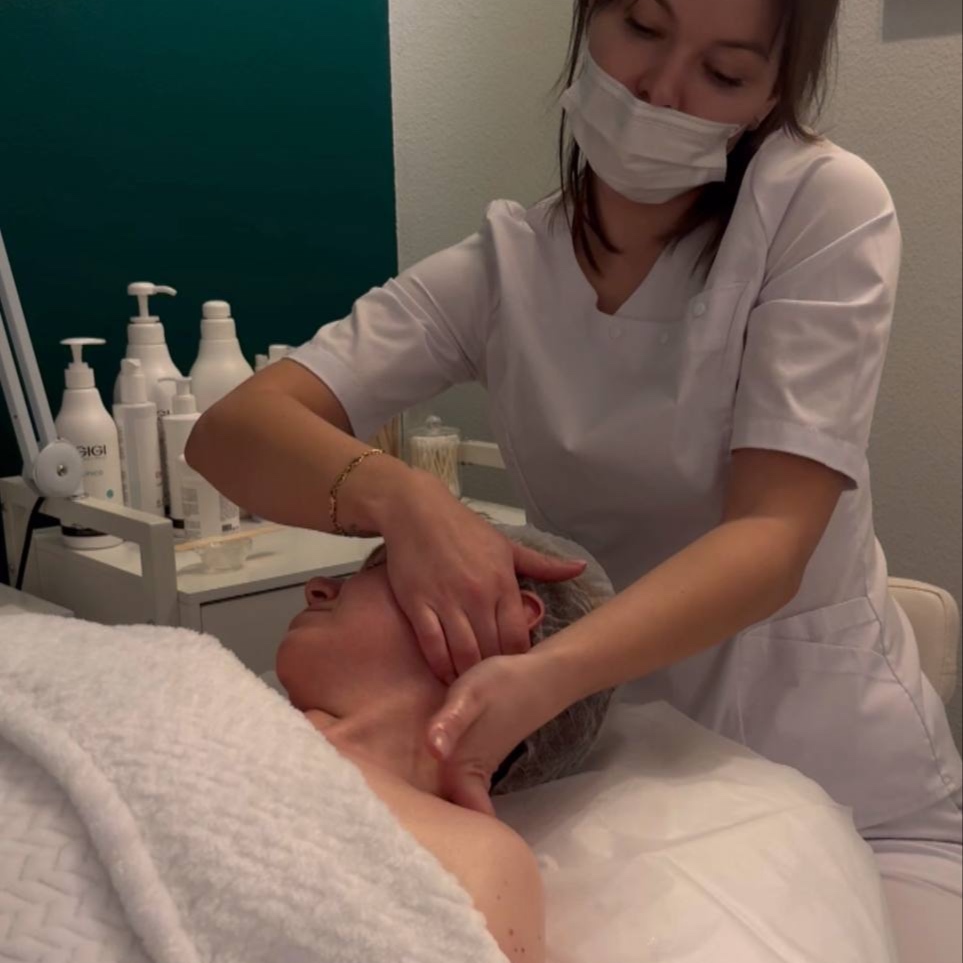 Lifting Lymphatic Massage Package at Healthy skin by Alvina in Highland Park, IL