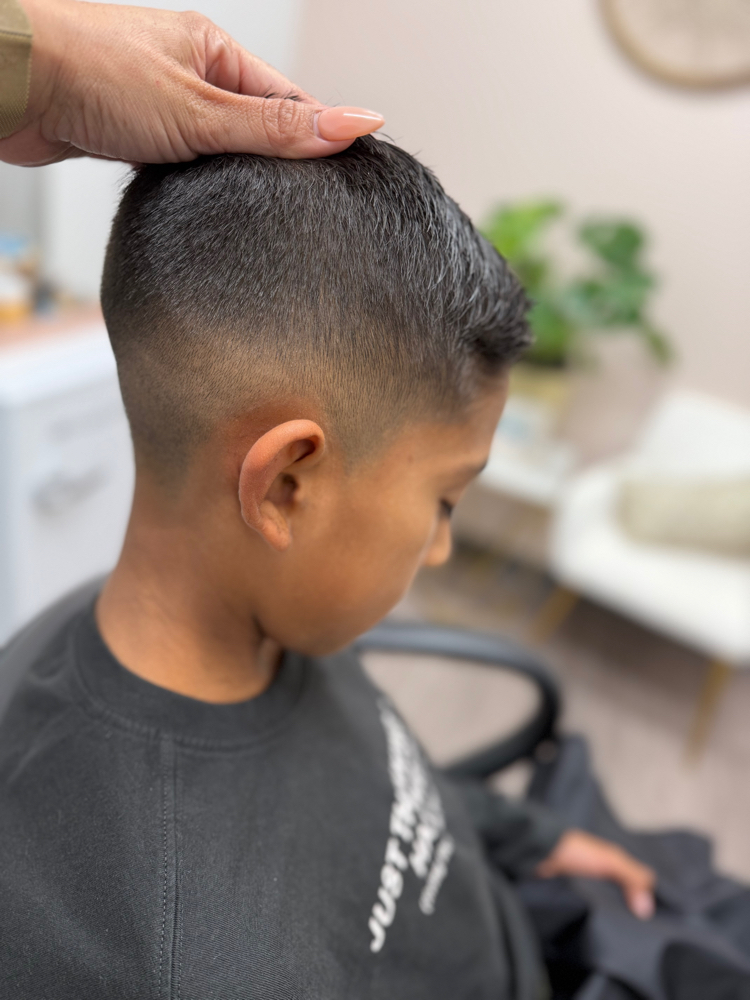 KIDS HAIRCUTS (10 & Under )