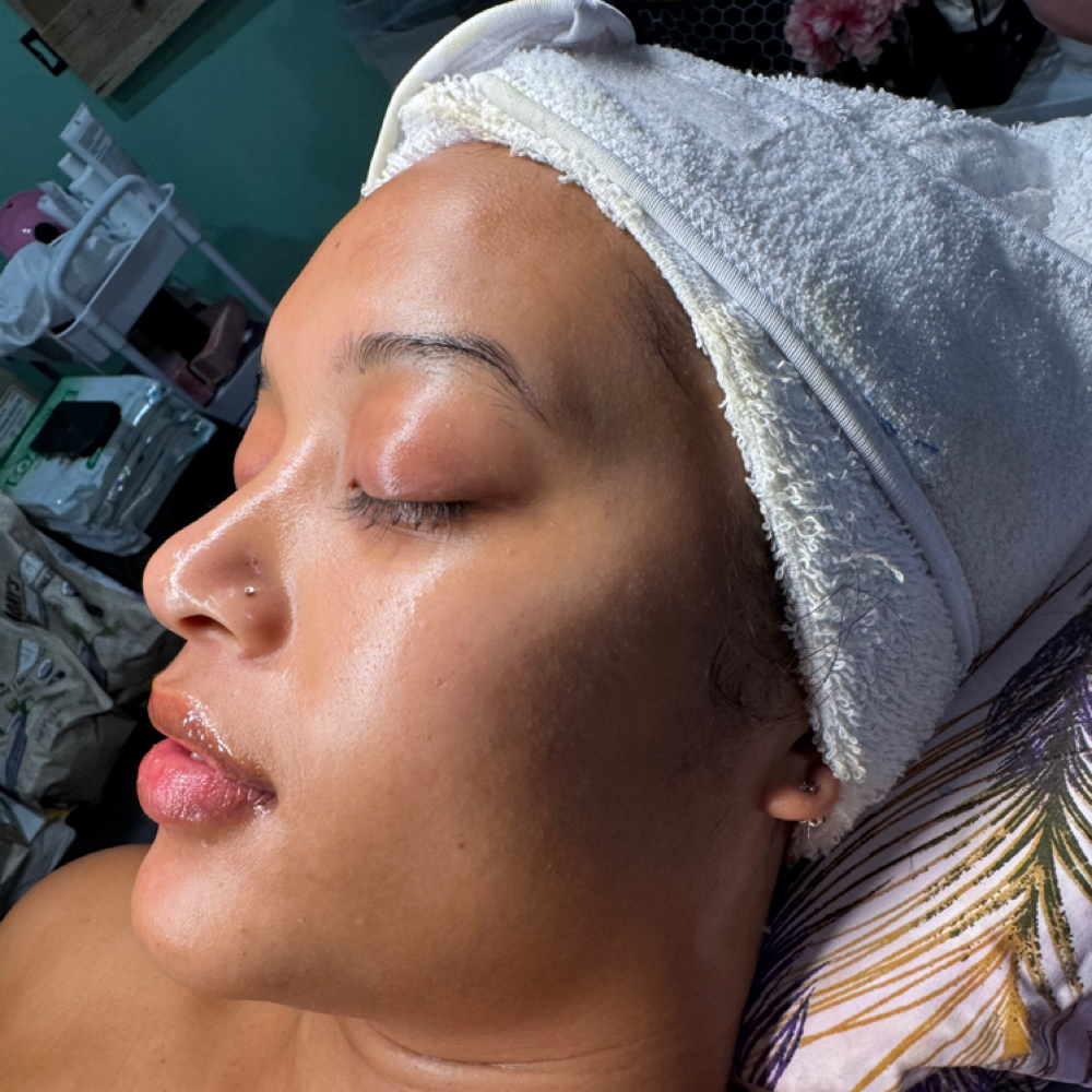 Lechelle’s Express Facial at Lechelle Beauty & Bodycare in OH, OH