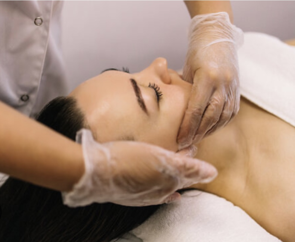 Buccal and Facial Sculpting Massage