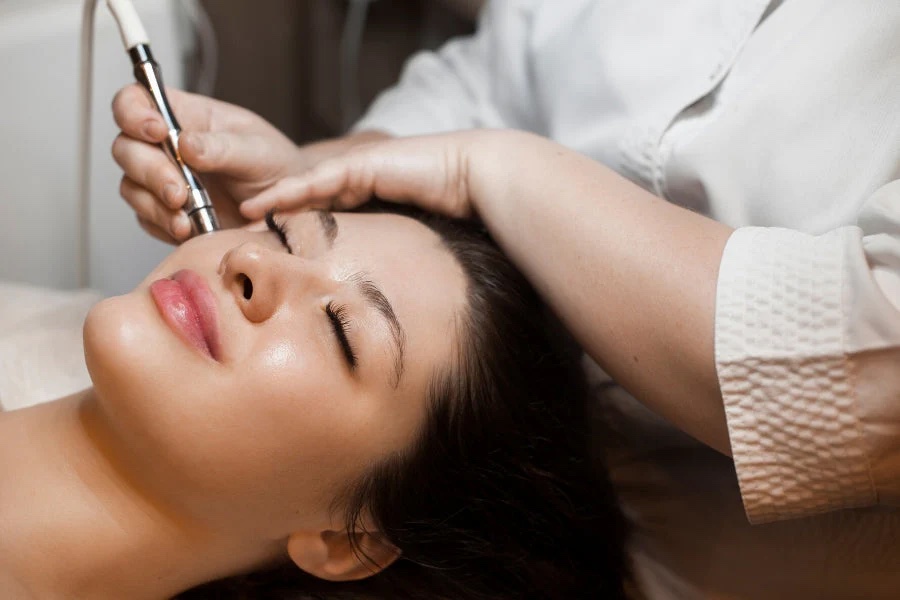 Microneedling w/ LED light - Face