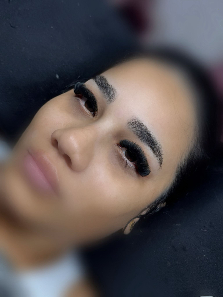 Mega Volumen Retoque at The Beauty Room YH in San Juan, PR