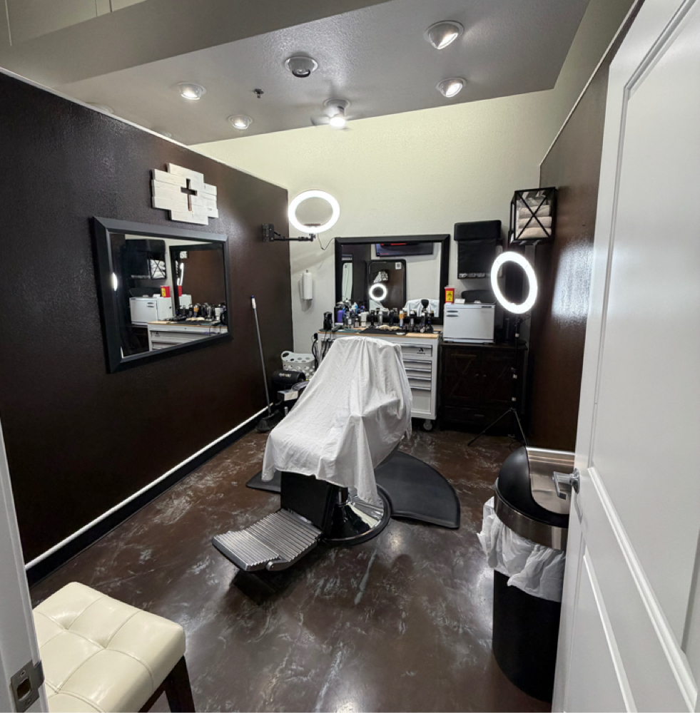 Shampoo Hair at Zurita The Barber in College Station, TX