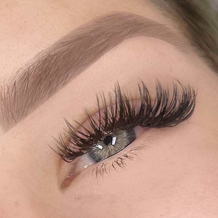 Full Set Of Lash Extensions