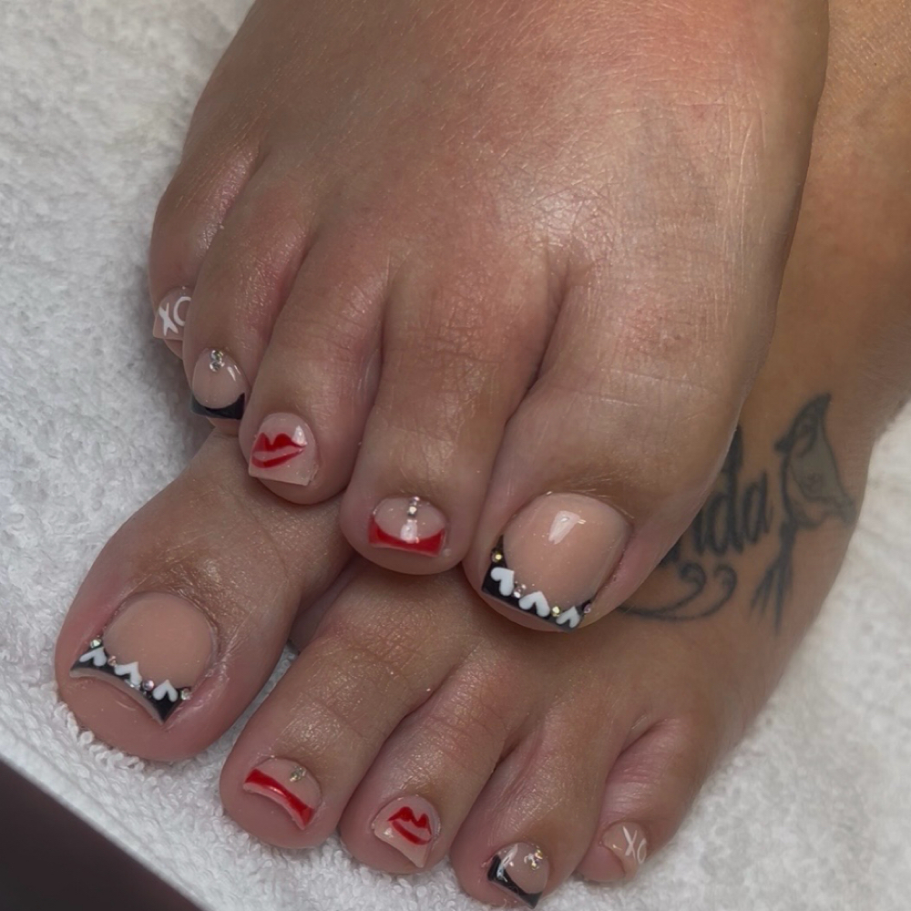Acrylic Toes at Beauty Vault Studios in Hamden, CT