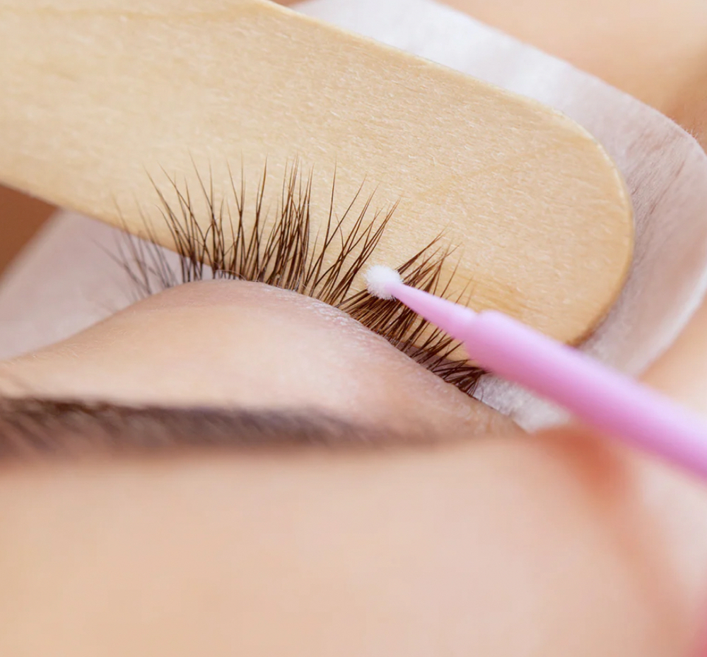 Lash Removal