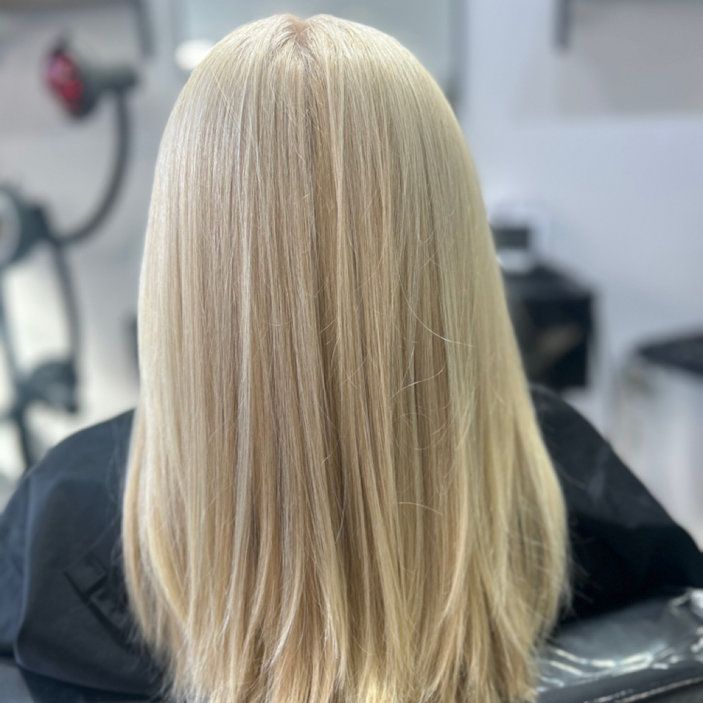 Full highlights at Luxe Hair Lounge in brooklyn, NY