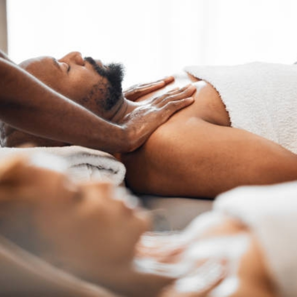 50 Minute Couples Massage at Aura Vibez in Sacramento, CA