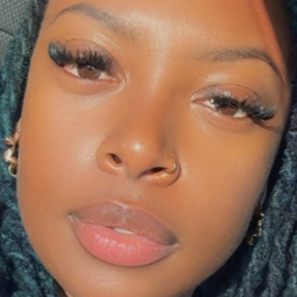 Lash Clusters at Loc Bar DTX in Duncanville, TX