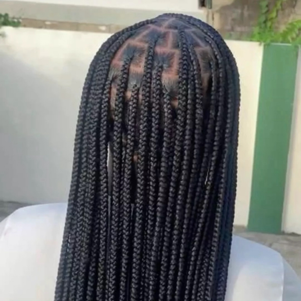 Smedium Knotless at Blazedbyniesha in jacksonville, FL