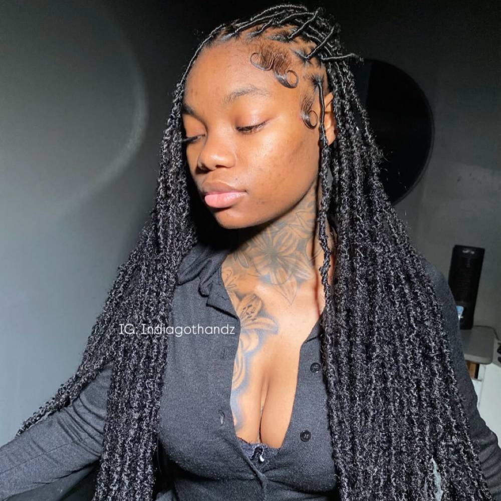 24” - 30” Inch Infinity Locs at IndiaGotHandz in Florida, FL