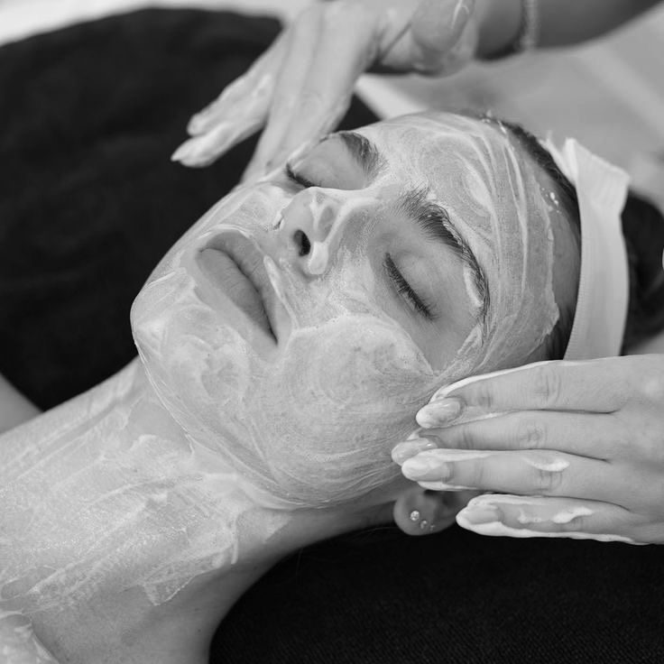 Luminous Renewal Exfoliation Facial