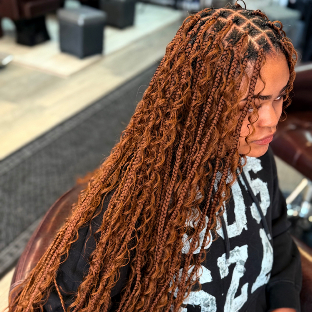 Smedium bohemian knotless at Harmobeauxhair LLC in Portsmouth, VA