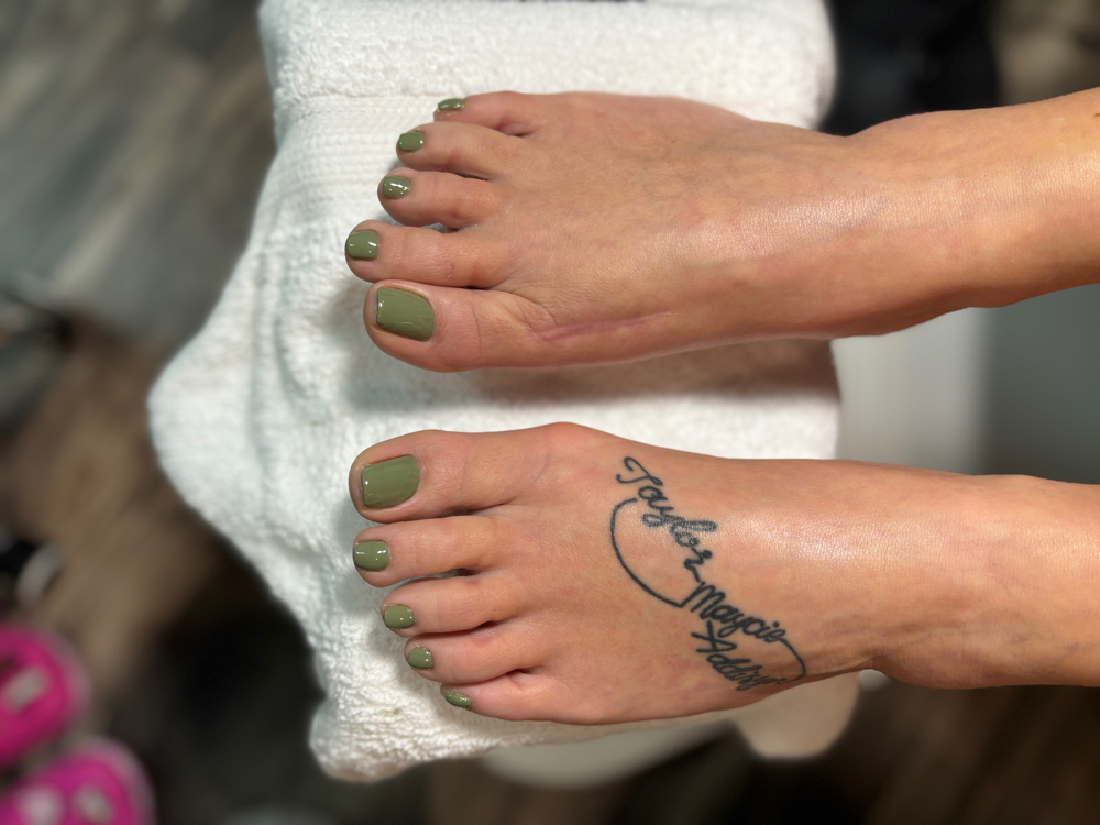 (NOT AVAILABLE ) Deluxe Pedicure