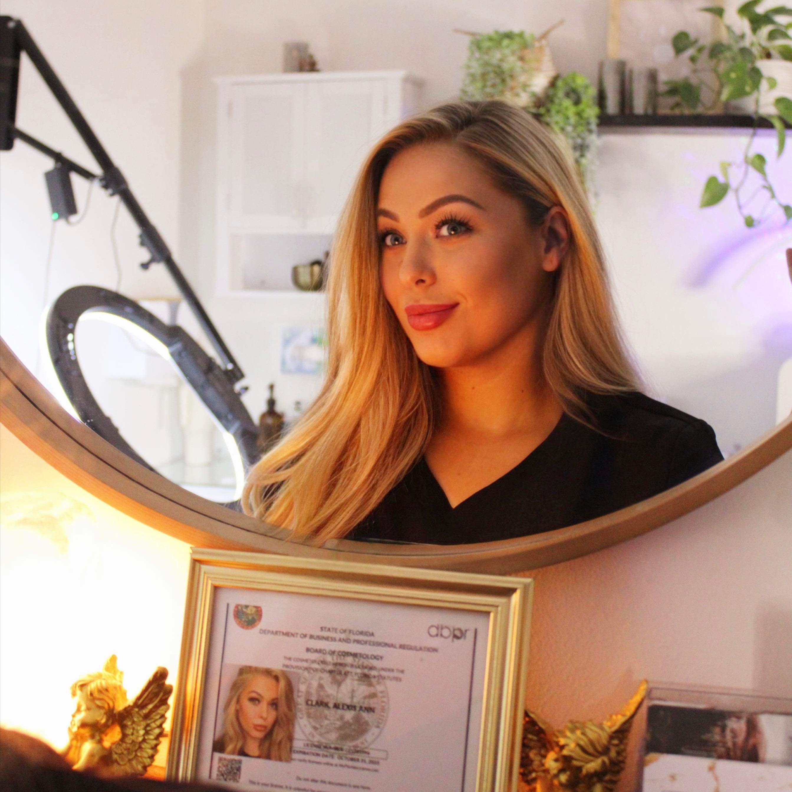 Full Arms at House of Wax Tampa in Tampa, FL