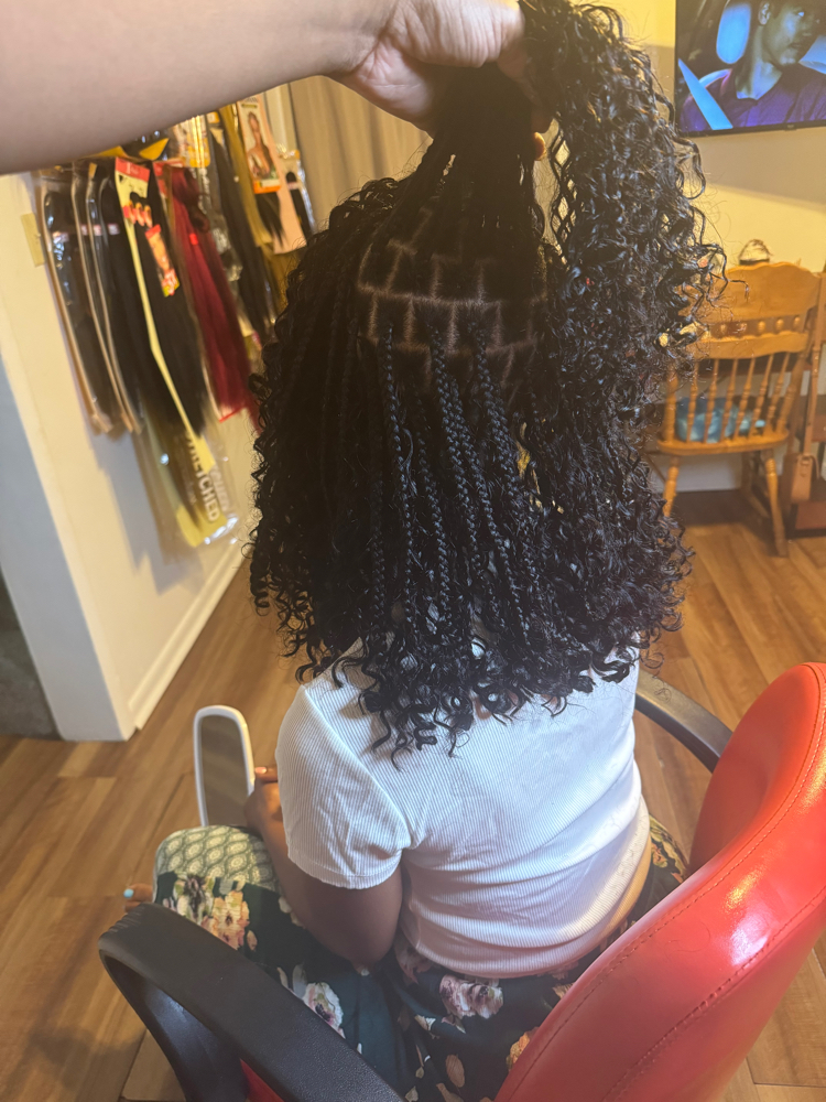 Knotless Boho Shoulder Length Bob