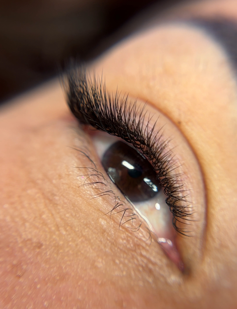 Priscilla Set (Eyeliner Look)